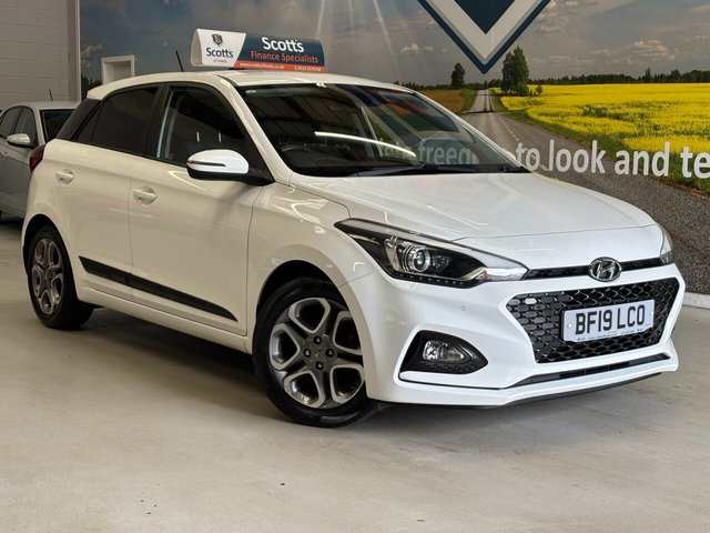View our Hyundai I20 1.2 Premium Nav Hatchback 5 door Petrol Manual Euro 6 in White