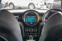 USED 2020 70 MINI Electric Hatch Cooper SE 32.6kWh Level 2 Hatchback 3dr Electric Auto (184 ps) 