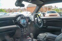 USED 2020 70 MINI Electric Hatch Cooper SE 32.6kWh Level 2 Hatchback 3dr Electric Auto (184 ps) 