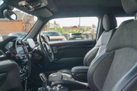 USED 2020 70 MINI Electric Hatch Cooper SE 32.6kWh Level 2 Hatchback 3dr Electric Auto (184 ps) 