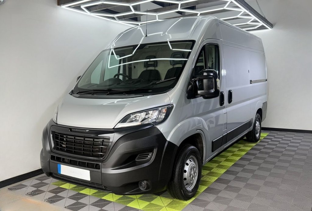 View our PEUGEOT BOXER