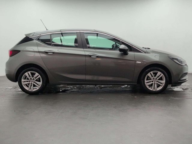 USED 2017 67 VAUXHALL ASTRA 1.4 Astra Design T S/S Auto 5dr CLICK+COLLECT / HOME DELIVERY
