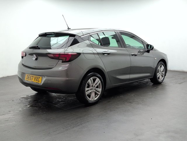 USED 2017 67 VAUXHALL ASTRA 1.4 Astra Design T S/S Auto 5dr CLICK+COLLECT / HOME DELIVERY