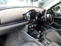 USED 2017 17 MINI CLUBMAN 1.5 Cooper Estate 6dr Petrol Manual Euro 6 (s/s) (136 ps) FULL SERVICE HISTORY + SATELLITE NAVIGATION + DAB DIGITAL RADIO + BLUETOOTH CONNECTIVITY + APPS CONTROL + LEATHER MULTI-FUNCTIONAL STEERING WHEEL + CRUISE CONTROL + CLIMATE CONTROL + AIR CONDITIONING + IN CAR ENTERTAINMENT AUX/USB + ROOF SPOILER + ELECTRIC HEATED DOOR MIRRORS + ELECTRIC WINDOWS + DAY TIME RUNNING LIGHTS + LANE ASSIST + KEYLESS START + ECO STOP START SYSTEM + 16 INCH ALLOY WHEELS + 60/40 FOLDING REAR SEATS....