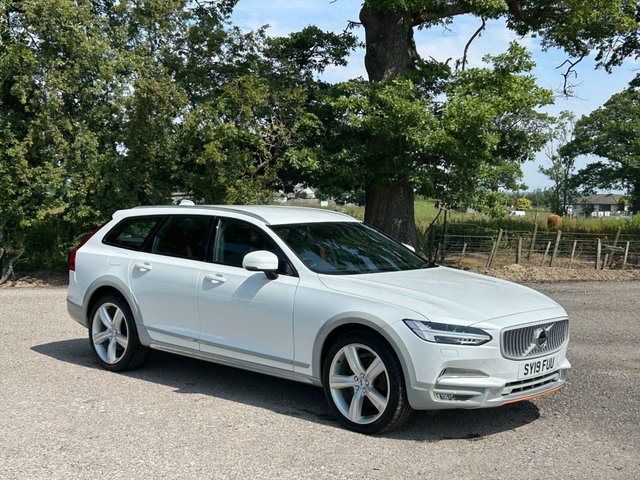 View our VOLVO V90 Cross Country