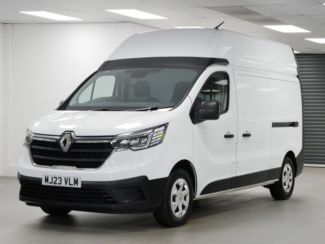View our Renault Trafic 30 2.0 BLUEDCI 150 BHP LH LONG HIGH ROOF BUSINESS PLUS +