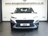 USED 2021 21 HYUNDAI KONA 1.6 h-GDi SE Connect SUV 5dr Petrol Hybrid DCT Euro 6 (s/s) (141 ps) FULL HYUNDAI MAIN DEALER SERVICE HISTORY + VIRTUAL COCKPIT DIGITAL DASH DISPLAY + APPLE CARPLAY / APPS CONTROL + BLUETOOTH MEDIA STREAMING + REAR VIEW CAMERA + DAB DIGITAL RADIO + IN CAR ENTERTAINMENT WITH TOUCH SCREEN MEDIA DISPLAY + PARKING SENSOR+ HILL HOLD START ASSIST + CLIMATE CONTROL + AIR CONDITIONING + AUTOMATIC HEADLIGHTS + AUTOMATIC WIPERS WITH RAIN SENSOR + CRUISE CONTROL + LANE ASSIST + LEATHER MULTIFUNCTIONAL STEERING WHEEL WITH PADDLE SHIFT GEAR SELECT + VOICE COMMAND
