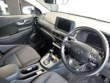 USED 2021 21 HYUNDAI KONA 1.6 h-GDi SE Connect SUV 5dr Petrol Hybrid DCT Euro 6 (s/s) (141 ps) FULL HYUNDAI MAIN DEALER SERVICE HISTORY + VIRTUAL COCKPIT DIGITAL DASH DISPLAY + APPLE CARPLAY / APPS CONTROL + BLUETOOTH MEDIA STREAMING + REAR VIEW CAMERA + DAB DIGITAL RADIO + IN CAR ENTERTAINMENT WITH TOUCH SCREEN MEDIA DISPLAY + PARKING SENSOR+ HILL HOLD START ASSIST + CLIMATE CONTROL + AIR CONDITIONING + AUTOMATIC HEADLIGHTS + AUTOMATIC WIPERS WITH RAIN SENSOR + CRUISE CONTROL + LANE ASSIST + LEATHER MULTIFUNCTIONAL STEERING WHEEL WITH PADDLE SHIFT GEAR SELECT + VOICE COMMAND