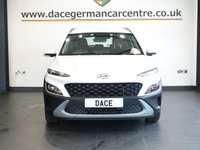 USED 2021 21 HYUNDAI KONA 1.6 h-GDi SE Connect SUV 5dr Petrol Hybrid DCT Euro 6 (s/s) (141 ps) FULL HYUNDAI MAIN DEALER SERVICE HISTORY + VIRTUAL COCKPIT DIGITAL DASH DISPLAY + APPLE CARPLAY / APPS CONTROL + BLUETOOTH MEDIA STREAMING + REAR VIEW CAMERA + DAB DIGITAL RADIO + IN CAR ENTERTAINMENT WITH TOUCH SCREEN MEDIA DISPLAY + PARKING SENSOR+ HILL HOLD START ASSIST + CLIMATE CONTROL + AIR CONDITIONING + AUTOMATIC HEADLIGHTS + AUTOMATIC WIPERS WITH RAIN SENSOR + CRUISE CONTROL + LANE ASSIST + LEATHER MULTIFUNCTIONAL STEERING WHEEL WITH PADDLE SHIFT GEAR SELECT + VOICE COMMAND