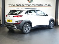 USED 2021 21 HYUNDAI KONA 1.6 h-GDi SE Connect SUV 5dr Petrol Hybrid DCT Euro 6 (s/s) (141 ps) FULL HYUNDAI MAIN DEALER SERVICE HISTORY + VIRTUAL COCKPIT DIGITAL DASH DISPLAY + APPLE CARPLAY / APPS CONTROL + BLUETOOTH MEDIA STREAMING + REAR VIEW CAMERA + DAB DIGITAL RADIO + IN CAR ENTERTAINMENT WITH TOUCH SCREEN MEDIA DISPLAY + PARKING SENSOR+ HILL HOLD START ASSIST + CLIMATE CONTROL + AIR CONDITIONING + AUTOMATIC HEADLIGHTS + AUTOMATIC WIPERS WITH RAIN SENSOR + CRUISE CONTROL + LANE ASSIST + LEATHER MULTIFUNCTIONAL STEERING WHEEL WITH PADDLE SHIFT GEAR SELECT + VOICE COMMAND