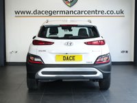 USED 2021 21 HYUNDAI KONA 1.6 h-GDi SE Connect SUV 5dr Petrol Hybrid DCT Euro 6 (s/s) (141 ps) FULL HYUNDAI MAIN DEALER SERVICE HISTORY + VIRTUAL COCKPIT DIGITAL DASH DISPLAY + APPLE CARPLAY / APPS CONTROL + BLUETOOTH MEDIA STREAMING + REAR VIEW CAMERA + DAB DIGITAL RADIO + IN CAR ENTERTAINMENT WITH TOUCH SCREEN MEDIA DISPLAY + PARKING SENSOR+ HILL HOLD START ASSIST + CLIMATE CONTROL + AIR CONDITIONING + AUTOMATIC HEADLIGHTS + AUTOMATIC WIPERS WITH RAIN SENSOR + CRUISE CONTROL + LANE ASSIST + LEATHER MULTIFUNCTIONAL STEERING WHEEL WITH PADDLE SHIFT GEAR SELECT + VOICE COMMAND