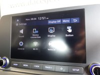 USED 2021 21 HYUNDAI KONA 1.6 h-GDi SE Connect SUV 5dr Petrol Hybrid DCT Euro 6 (s/s) (141 ps) FULL HYUNDAI MAIN DEALER SERVICE HISTORY + VIRTUAL COCKPIT DIGITAL DASH DISPLAY + APPLE CARPLAY / APPS CONTROL + BLUETOOTH MEDIA STREAMING + REAR VIEW CAMERA + DAB DIGITAL RADIO + IN CAR ENTERTAINMENT WITH TOUCH SCREEN MEDIA DISPLAY + PARKING SENSOR+ HILL HOLD START ASSIST + CLIMATE CONTROL + AIR CONDITIONING + AUTOMATIC HEADLIGHTS + AUTOMATIC WIPERS WITH RAIN SENSOR + CRUISE CONTROL + LANE ASSIST + LEATHER MULTIFUNCTIONAL STEERING WHEEL WITH PADDLE SHIFT GEAR SELECT + VOICE COMMAND