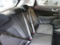 USED 2021 21 HYUNDAI KONA 1.6 h-GDi SE Connect SUV 5dr Petrol Hybrid DCT Euro 6 (s/s) (141 ps) FULL HYUNDAI MAIN DEALER SERVICE HISTORY + VIRTUAL COCKPIT DIGITAL DASH DISPLAY + APPLE CARPLAY / APPS CONTROL + BLUETOOTH MEDIA STREAMING + REAR VIEW CAMERA + DAB DIGITAL RADIO + IN CAR ENTERTAINMENT WITH TOUCH SCREEN MEDIA DISPLAY + PARKING SENSOR+ HILL HOLD START ASSIST + CLIMATE CONTROL + AIR CONDITIONING + AUTOMATIC HEADLIGHTS + AUTOMATIC WIPERS WITH RAIN SENSOR + CRUISE CONTROL + LANE ASSIST + LEATHER MULTIFUNCTIONAL STEERING WHEEL WITH PADDLE SHIFT GEAR SELECT + VOICE COMMAND