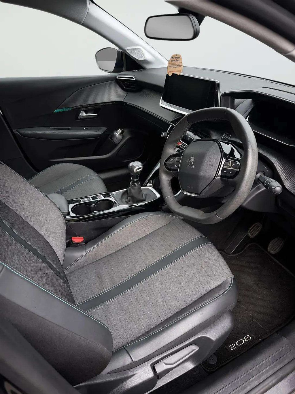 2022 Peugeot 208 — image 7