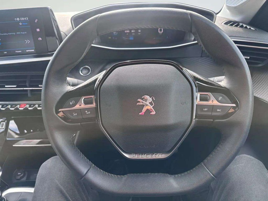 2022 Peugeot 208 — image 8