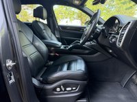 USED 2020 20 PORSCHE CAYENNE 3.0 V6 E-Hybrid 14.1kWh SUV 5dr Petrol Plug-in Hybrid TiptronicS 4WD Euro 6 (s/s) (3.6kW Charger) (462 ps) 21" ALLOYS, ADAPTIVE C/CONTROL,BOSE