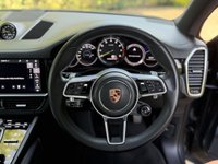 USED 2020 20 PORSCHE CAYENNE 3.0 V6 E-Hybrid 14.1kWh SUV 5dr Petrol Plug-in Hybrid TiptronicS 4WD Euro 6 (s/s) (3.6kW Charger) (462 ps) 21" ALLOYS, ADAPTIVE C/CONTROL,BOSE