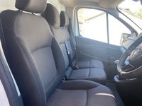 USED 2023 23 RENAULT TRAFIC LL30 LWB BUSINESS +  2.0DCI 130PS Popular Long Wheelbase Model With Media Screen Air Con & Front & Rear Parking Sensors