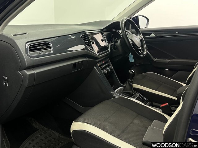 View our VOLKSWAGEN T-ROC