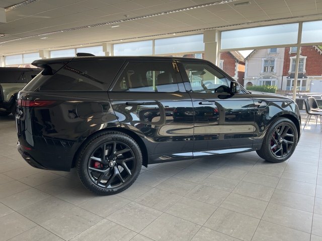 View our LAND ROVER RANGE ROVER SPORT