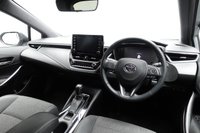 USED 2022 22 TOYOTA COROLLA 1.8 VVT-h GPF Design Hatchback 5dr Petrol Hybrid CVT Euro 6 (s/s) (122 ps) FULL HISTORY+NAV+HEATED SEATS