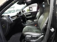 USED 2018 68 VOLVO XC40 2.0 D4 R-Design SUV 5dr Diesel Auto AWD Euro 6 (s/s) (190 ps) **FINANCE FROM 7.9 %APR AVAILABLE**