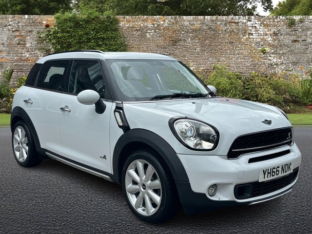 View our MINI COUNTRYMAN