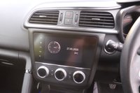 USED 2020 70 RENAULT KADJAR 1.3 TCe Iconic SUV 5dr Petrol Manual Euro 6 (s/s) (160 ps) 