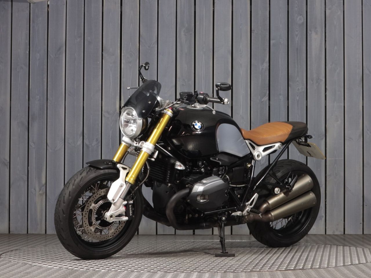 BMW R NINE T