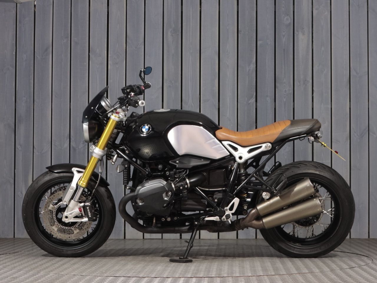 BMW R NINE T