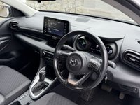 USED 2021 21 TOYOTA YARIS 1.5 VVT-h Design Hatchback 5dr Petrol Hybrid E-CVT Euro 6 (s/s) (116 ps) 1 OWNER FROM NEW+FULL SERVICE HISTORY+APPLE CARPLAY+CRUISE CONTROL+LOW MILEAGE+FINANCE AVAILABLE ON THIS CAR