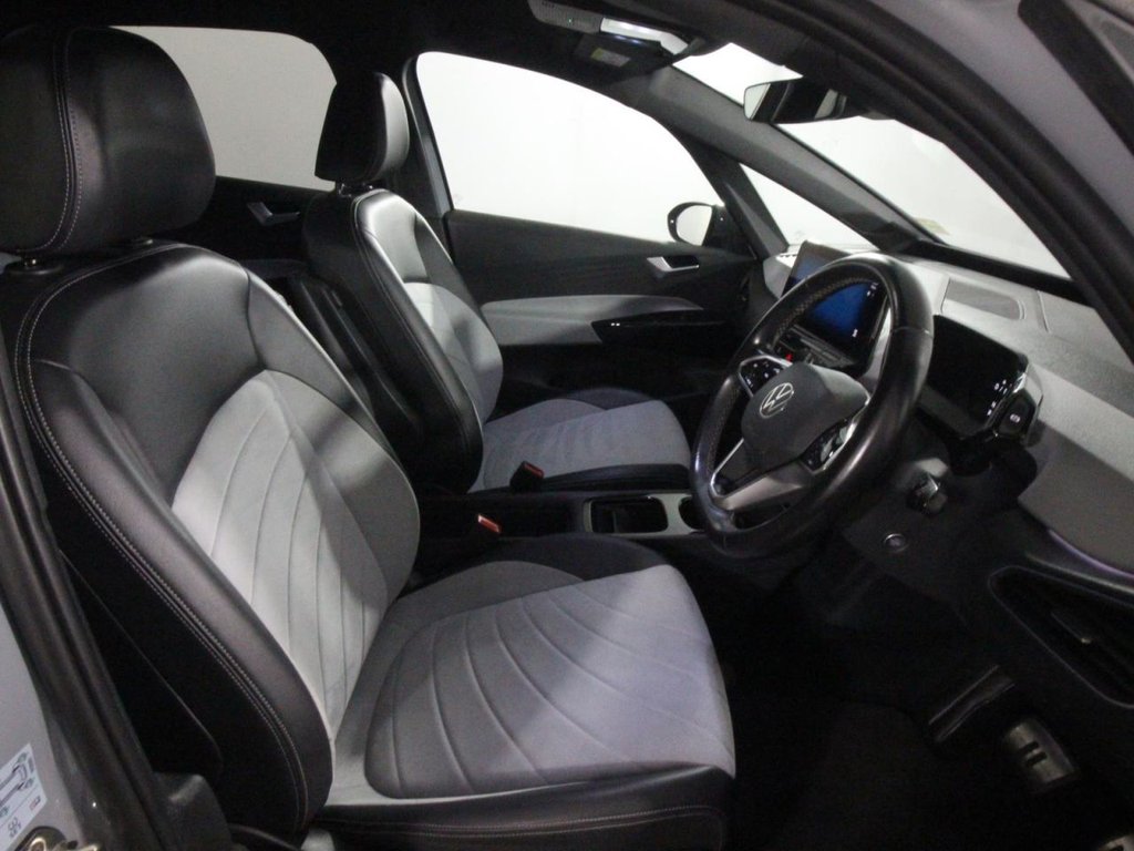 USED 2023 23 VOLKSWAGEN ID.3 Pro Performance 58kWh Life Hatchback 5dr Electric Auto (204 ps) 