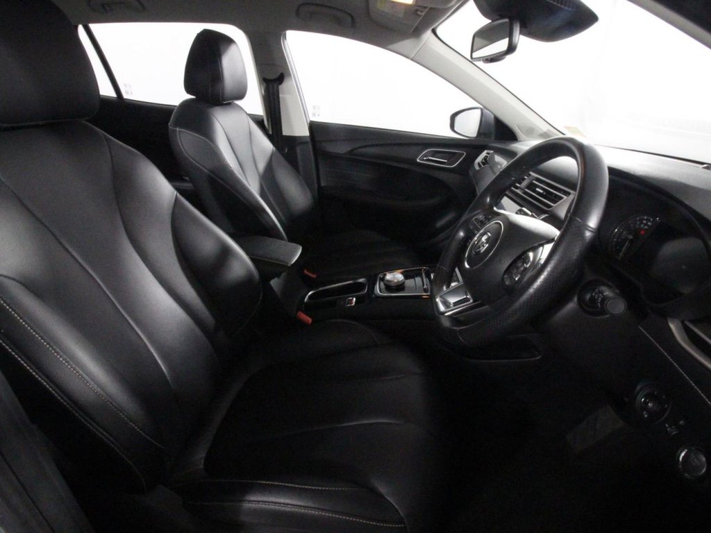USED 2022 22 MG MG5 61.1kWh Exclusive Long Range Estate 5dr Electric Auto (156 ps) 