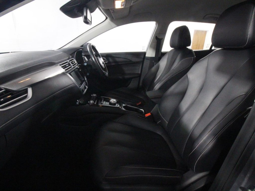 USED 2022 22 MG MG5 61.1kWh Exclusive Long Range Estate 5dr Electric Auto (156 ps) 