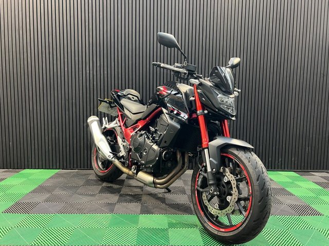 View our HONDA CB750 Hornet