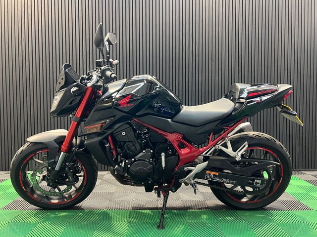 View our HONDA CB750 Hornet