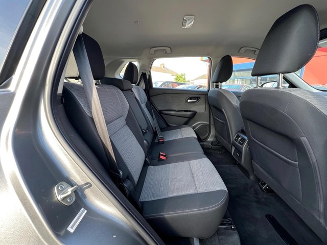 View our NISSAN X-TRAIL