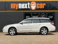 USED 2009 09 SUBARU OUTBACK 2.5 SE Estate 5dr Automatic (194 g/km, 171 bhp) 3 OWNERS + FULL SERVICE HISTORY + ULEZ COMPLIANT + FINISHED IN PEARL WHITE WITH FULL BLACK LEATHER SEATS + ELECTRIC SUNROOF + AIRCON + CRUISE CONTROL + ELECTRIC FOLDING MIRRORS + ALLOY WHEELS