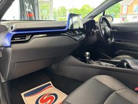 USED 2017 66 TOYOTA C-HR 1.8 VVT-h Dynamic SUV 5dr Petrol Hybrid CVT Euro 6 (s/s) (122 ps) 