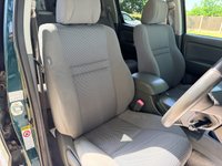 USED 2013 63 TOYOTA HI-LUX 3.0 D-4D INVINCIBLE AUTOMATIC 4X4 PICK UP TRUCK TURBO DIESEL  1 OWNER / ONLY 48,500 MILES