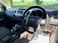 USED 2013 63 TOYOTA HI-LUX 3.0 D-4D INVINCIBLE AUTOMATIC 4X4 PICK UP TRUCK TURBO DIESEL  1 OWNER / ONLY 48,500 MILES