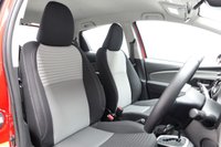USED 2019 19 TOYOTA YARIS 1.5 VVT-h Icon Hatchback 5dr Petrol Hybrid E-CVT Euro 6 (s/s) (100 ps) FULL HISTORY+REAR CAM+AIR CON