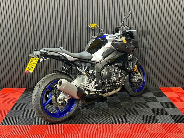 View our YAMAHA MT-10