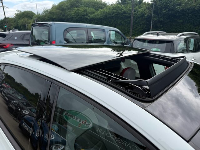 View our VOLKSWAGEN GOLF GTI