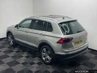 USED 2016 66 VOLKSWAGEN TIGUAN 2.0 TDI BlueMotion Tech SEL SUV 5dr Diesel DSG 4Motion Euro 6 (s/s) (150 ps) Pan Roof / Sat Nav / DAB Radio / Heated Seats / Head Up Display