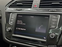 USED 2016 66 VOLKSWAGEN TIGUAN 2.0 TDI BlueMotion Tech SEL SUV 5dr Diesel DSG 4Motion Euro 6 (s/s) (150 ps) Pan Roof / Sat Nav / DAB Radio / Heated Seats / Head Up Display