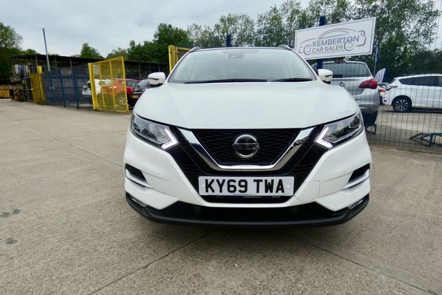 View our NISSAN QASHQAI
