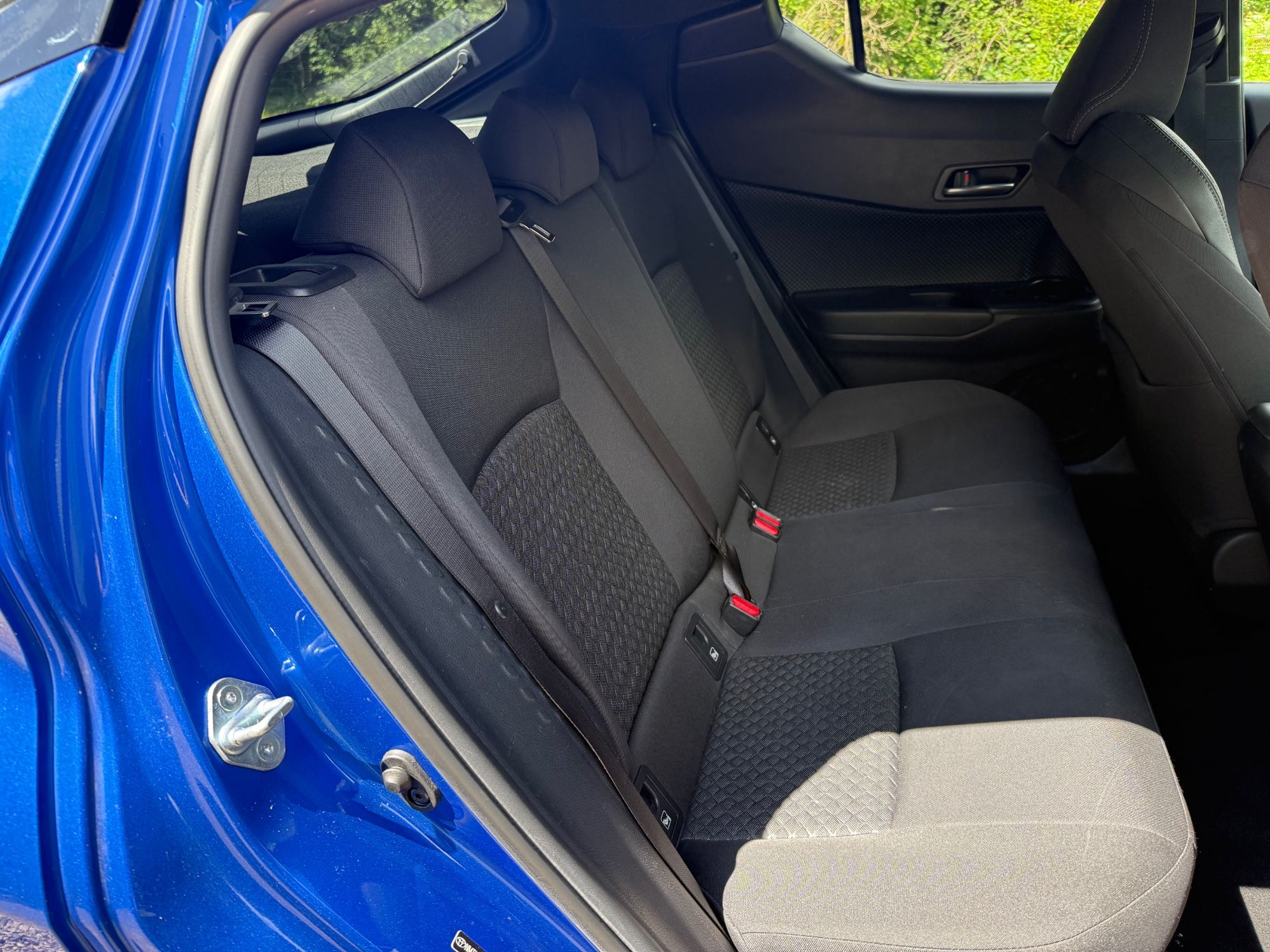 USED 2022 22 TOYOTA C-HR 1.8 VVT-h GPF Design SUV 5dr Petrol Hybrid CVT Euro 6 (s/s) (122 ps) 