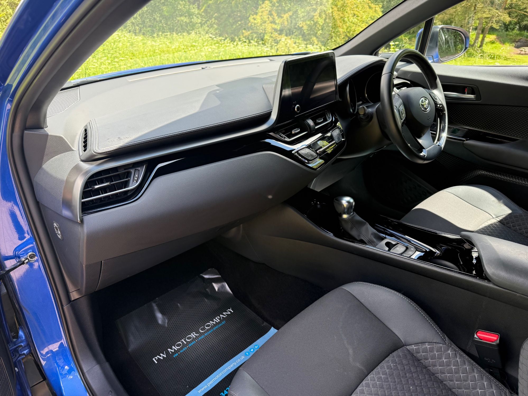 USED 2022 22 TOYOTA C-HR 1.8 VVT-h GPF Design SUV 5dr Petrol Hybrid CVT Euro 6 (s/s) (122 ps) 
