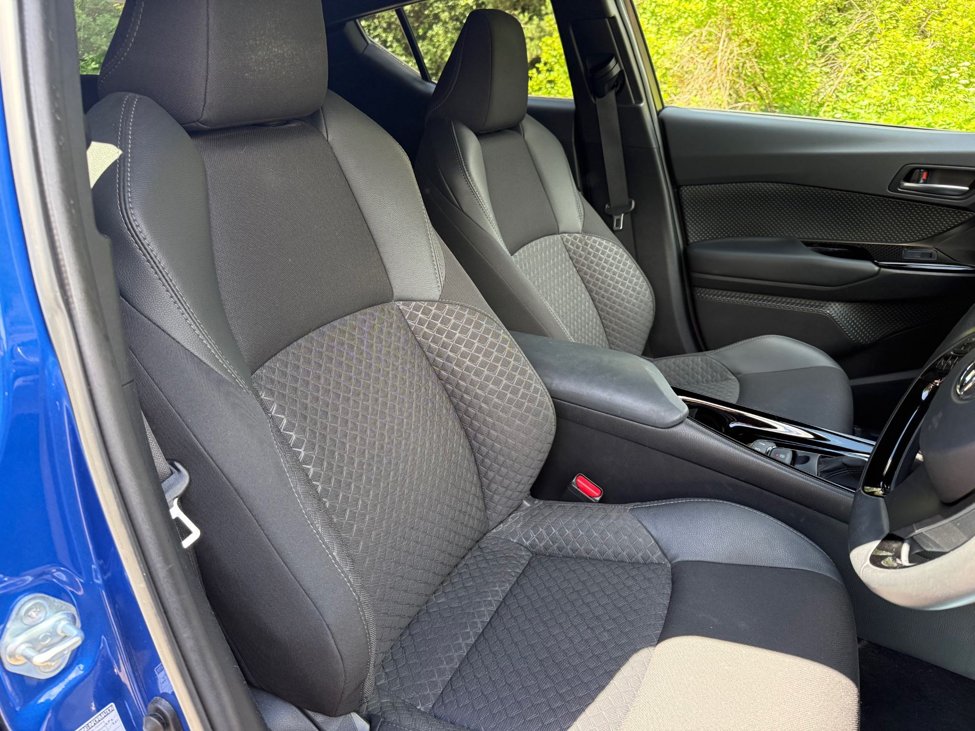 USED 2022 22 TOYOTA C-HR 1.8 VVT-h GPF Design SUV 5dr Petrol Hybrid CVT Euro 6 (s/s) (122 ps) 
